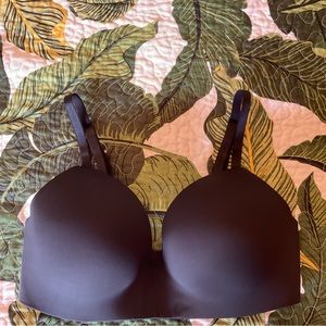 Victoria’s Secret 36D T-Shirt Lightly Lined Wireless Bra Black